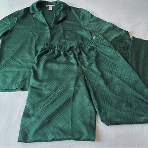 Victoria’s Secret emerald green plaid satin pajama long sleeve top & pants set